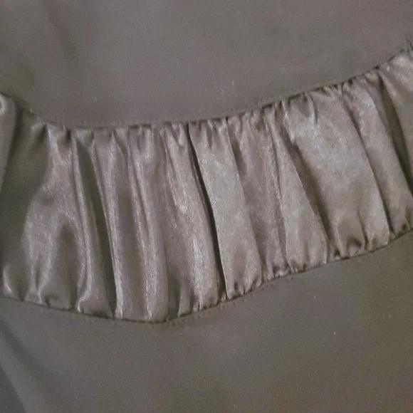 3/$15 IZ Beyer Cap Sleeve Satin Panel Shirt ▪︎ XL - Picture 2 of 5